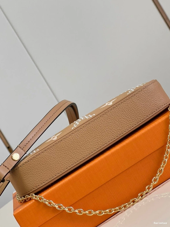 Fake Louis Bags POUCH LOUIS VUITTON STRAP ON EASY 0824